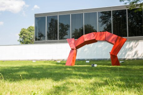 James Rosati&#039;s Big Red, 1970–71, in its former location on the Albright-Knox&#039;s Elmwood lawn