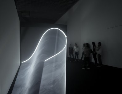 Anthony McCall&#039;s Doubling Back, 2003