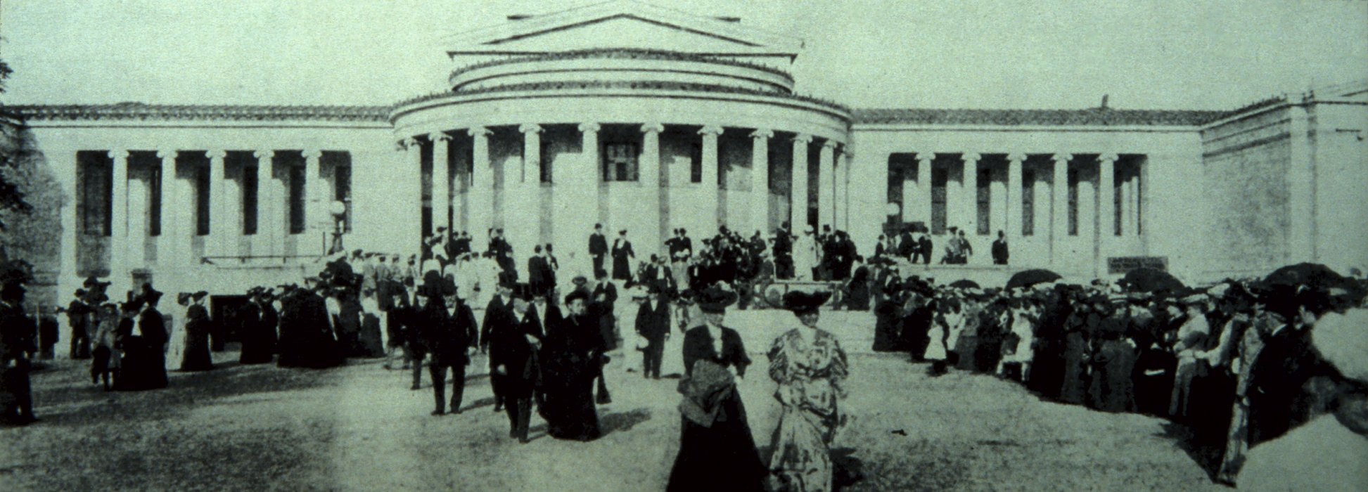People entering and leaving the Albright Art Gallery, May 31, 1905