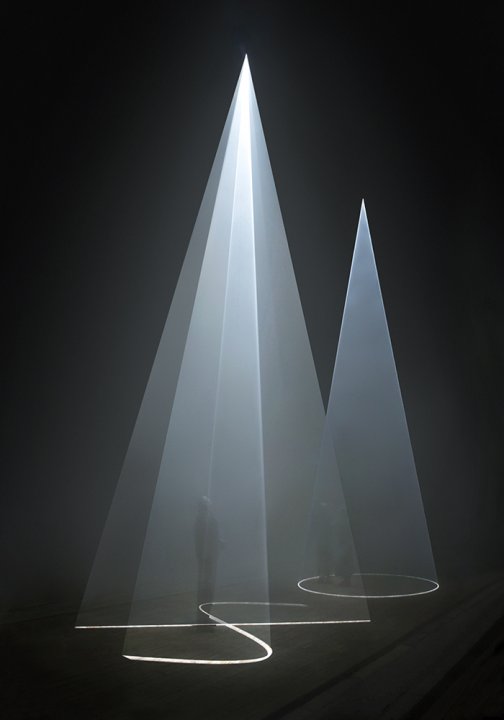 Anthony McCall&#039;s Between You and I, 2006