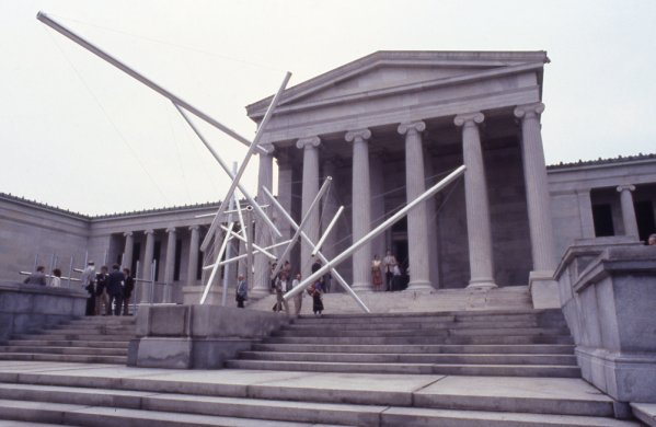 Visitors at the Members’ Preview for Kenneth Snelson on September 11, 1981