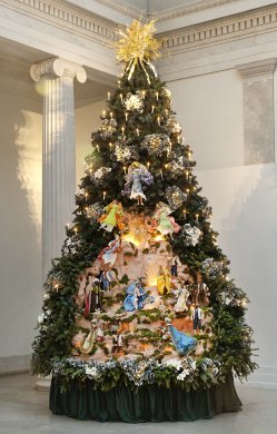 The Albright-Knox Art Gallery’s Christmas Tree with Neopolitan Crèche