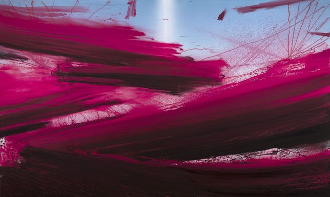 Long, thick, horizontal strokes of paint ranging in hue from black to bright magenta span the pale blue background of this abstract painting. In the upper right corner, the background emerges behind a light spray and thin drips of red paint. A faint white vertical line, like a narrow beam of light, stretches from the center of the canvas’s top toward the bottom but is quickly subsumed under the horizontal strokes.