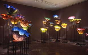 Installation view of Dale Chihuly: Installations 1964–1997