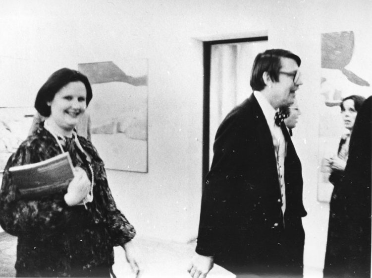 Assistant Curator Linda L. Cathcart and artist Richard Diebenkorn at the opening of Richard Diebenkorn: Paintings and Drawings, 1943–1976, Albright-Knox Art Gallery, November 12, 1976
